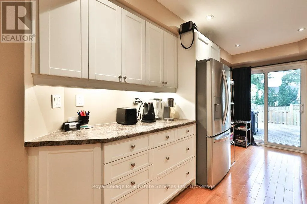 2 - 2318 MARINE DRIVE, #2