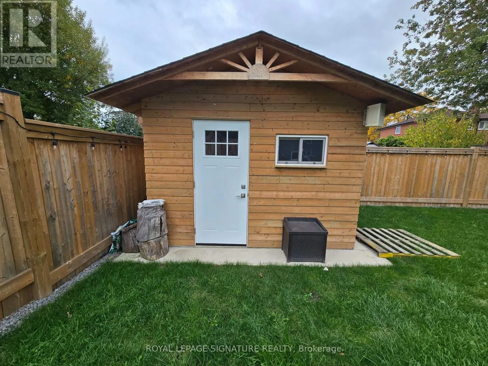 1228 CANVEY CRESCENT