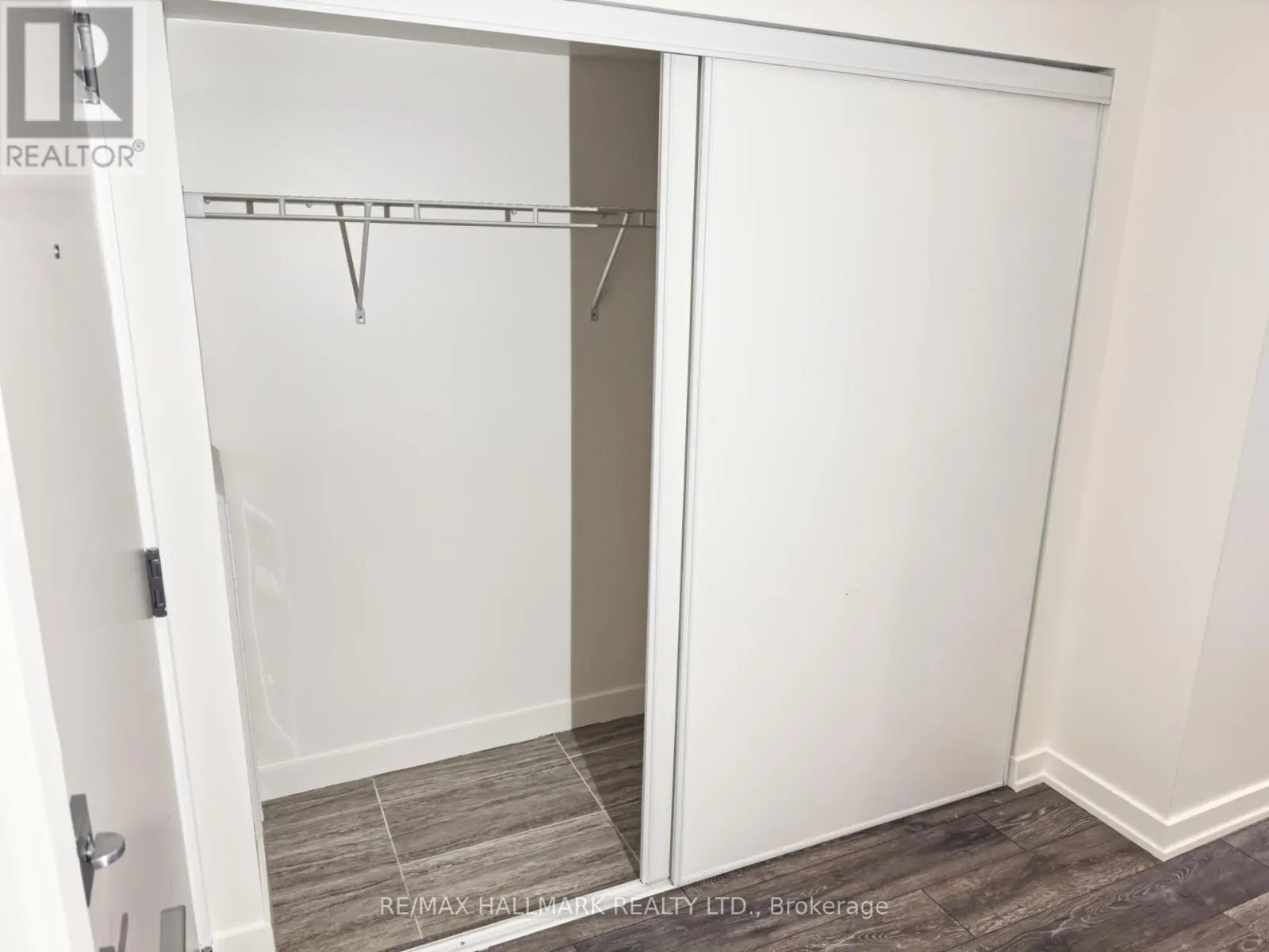 A208 - 1117 COOKE BOULEVARD