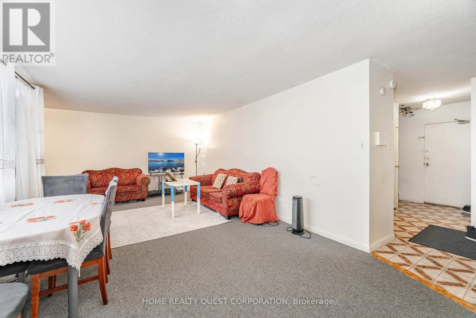 203 - 45 SILVERSTONE DRIVE