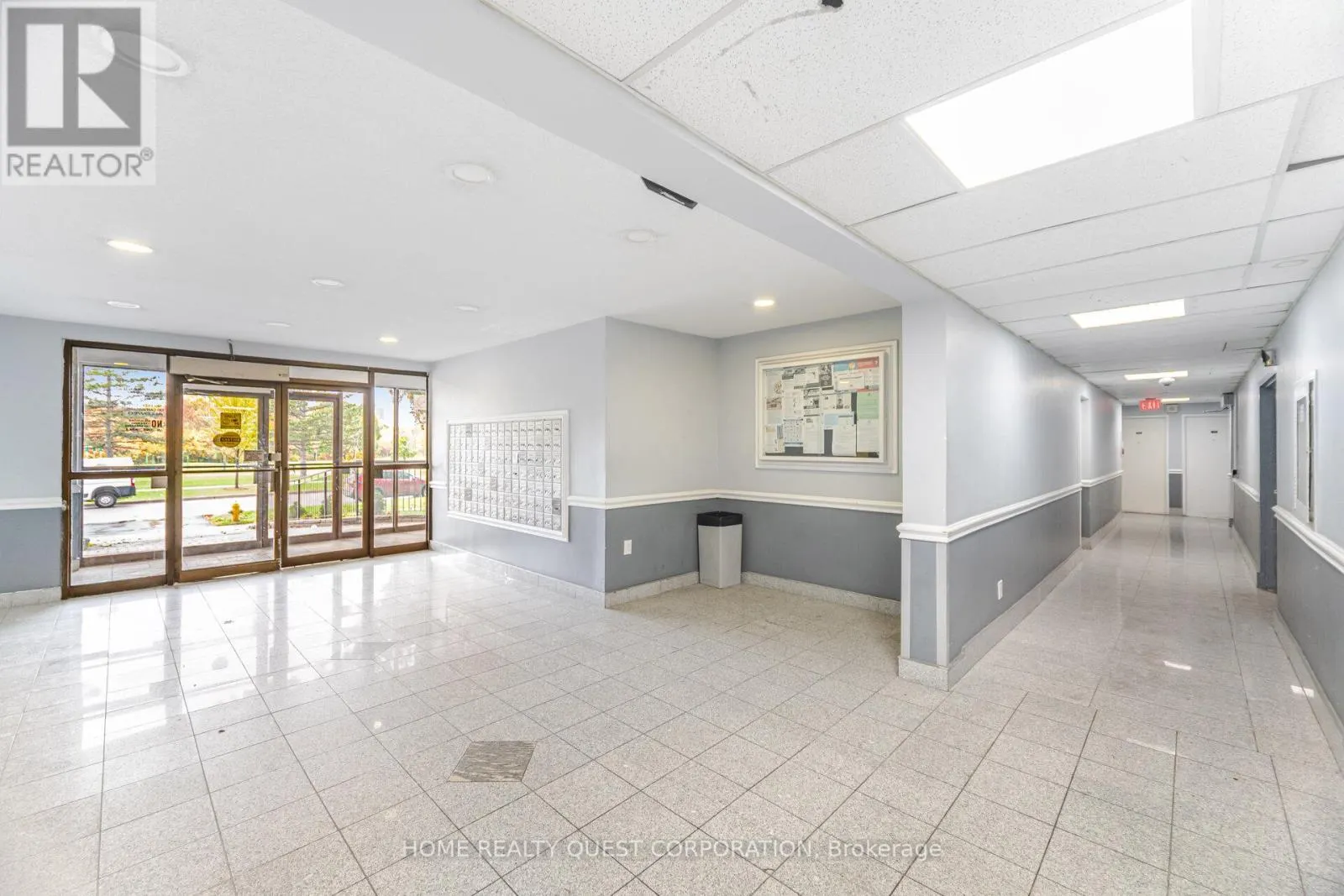 203 - 45 SILVERSTONE DRIVE