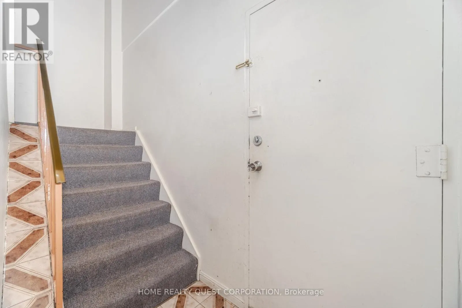 203 - 45 SILVERSTONE DRIVE