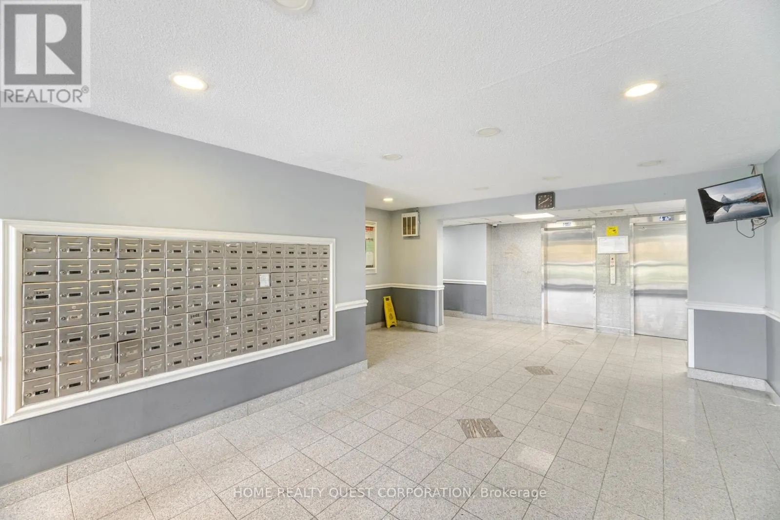 203 - 45 SILVERSTONE DRIVE