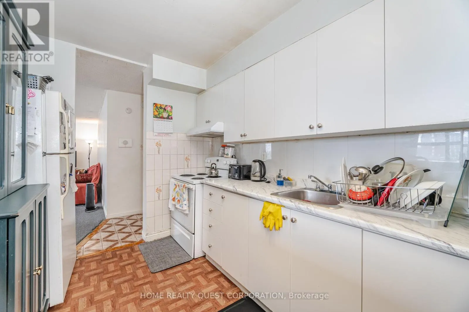 203 - 45 SILVERSTONE DRIVE