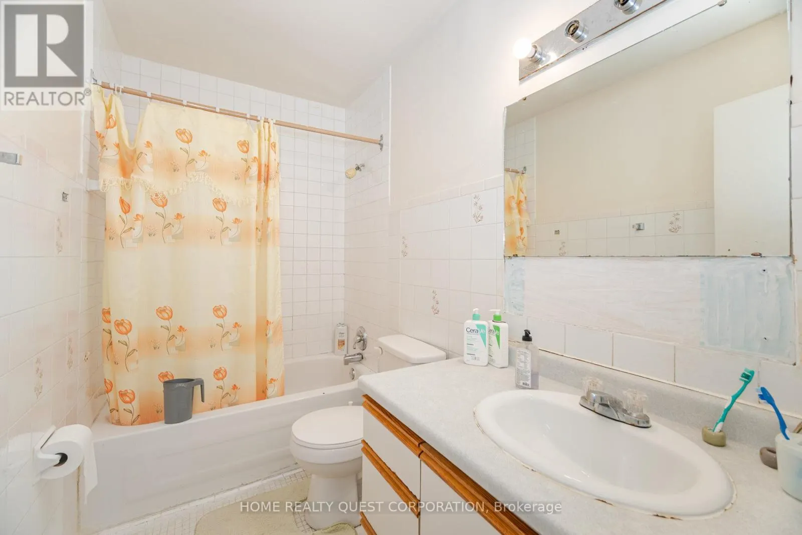 203 - 45 SILVERSTONE DRIVE