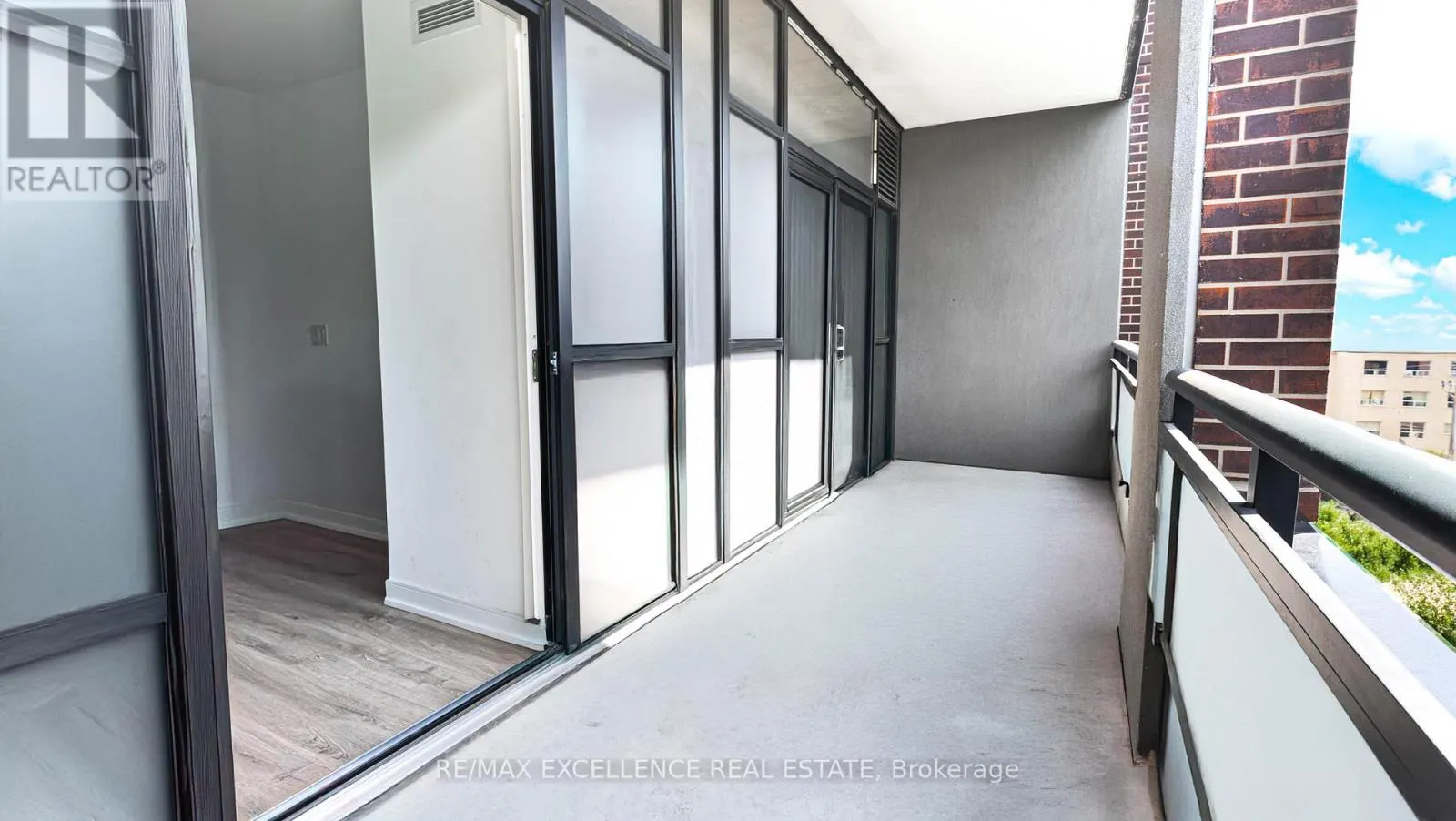 25 NEIGHBOURHOOD LANE