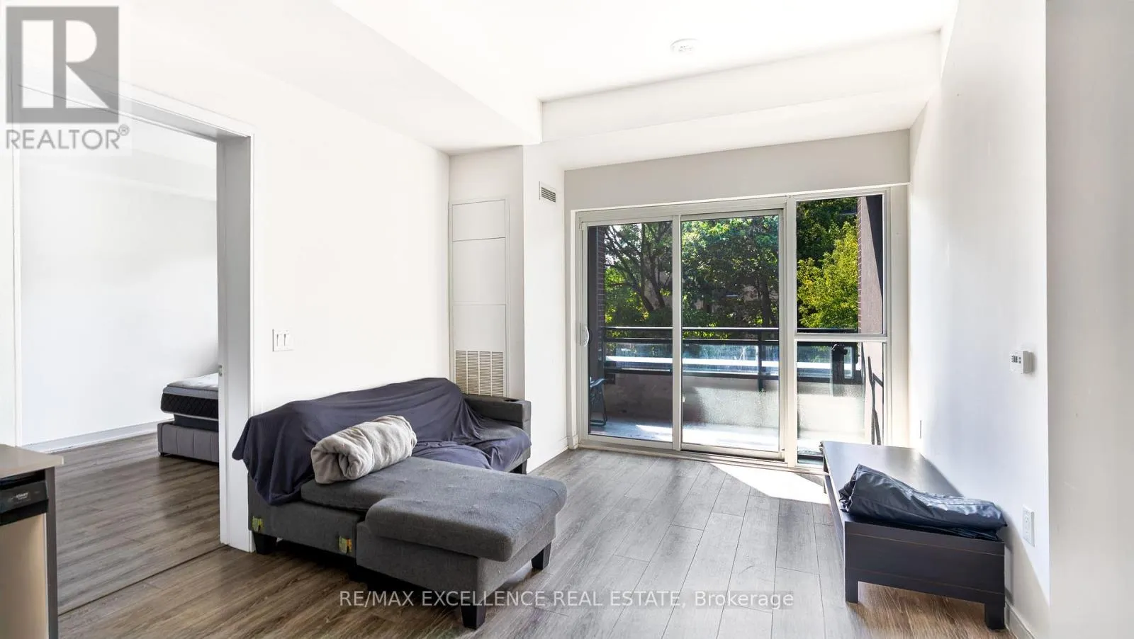 25 NEIGHBOURHOOD LANE