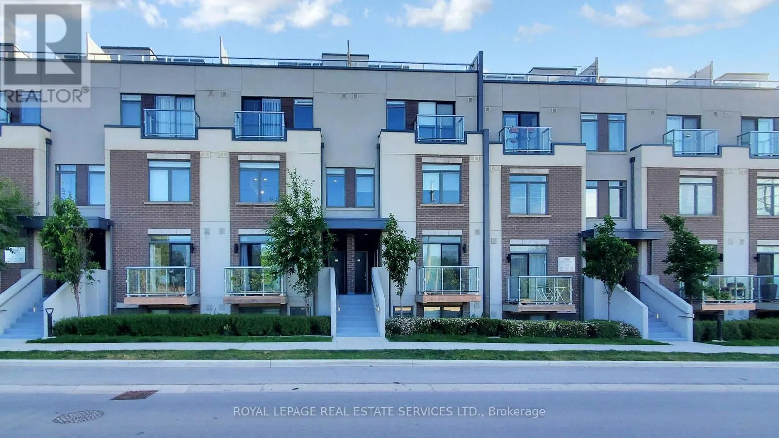 304 - 3058 SIXTH LINE