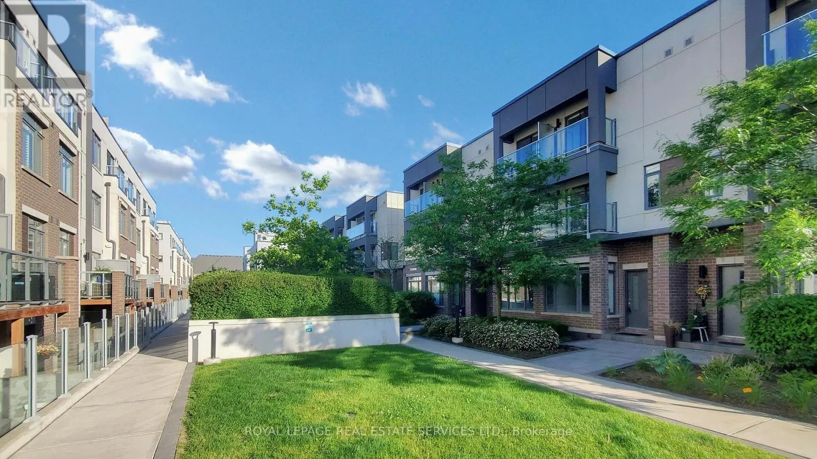 304 - 3058 SIXTH LINE