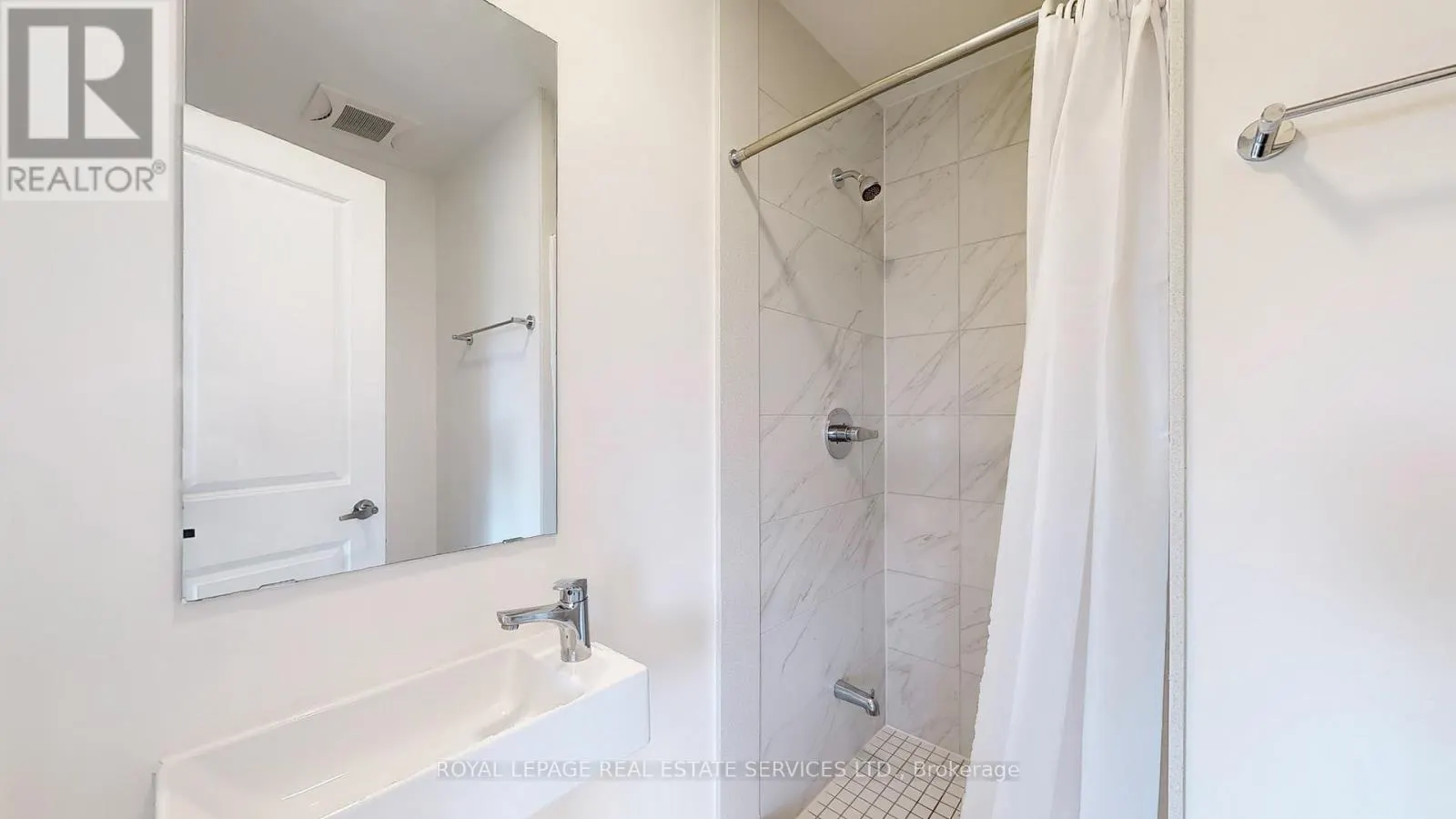 304 - 3058 SIXTH LINE