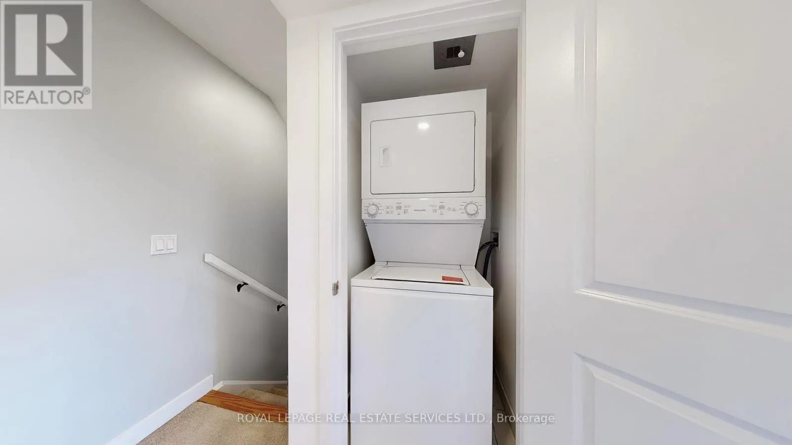 304 - 3058 SIXTH LINE