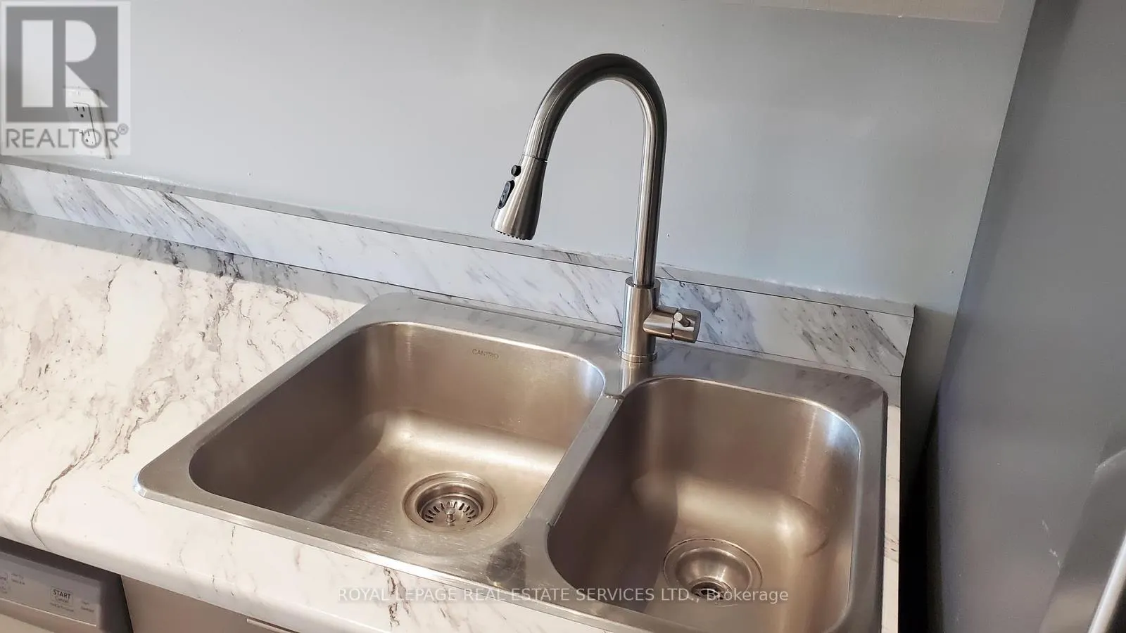 304 - 3058 SIXTH LINE