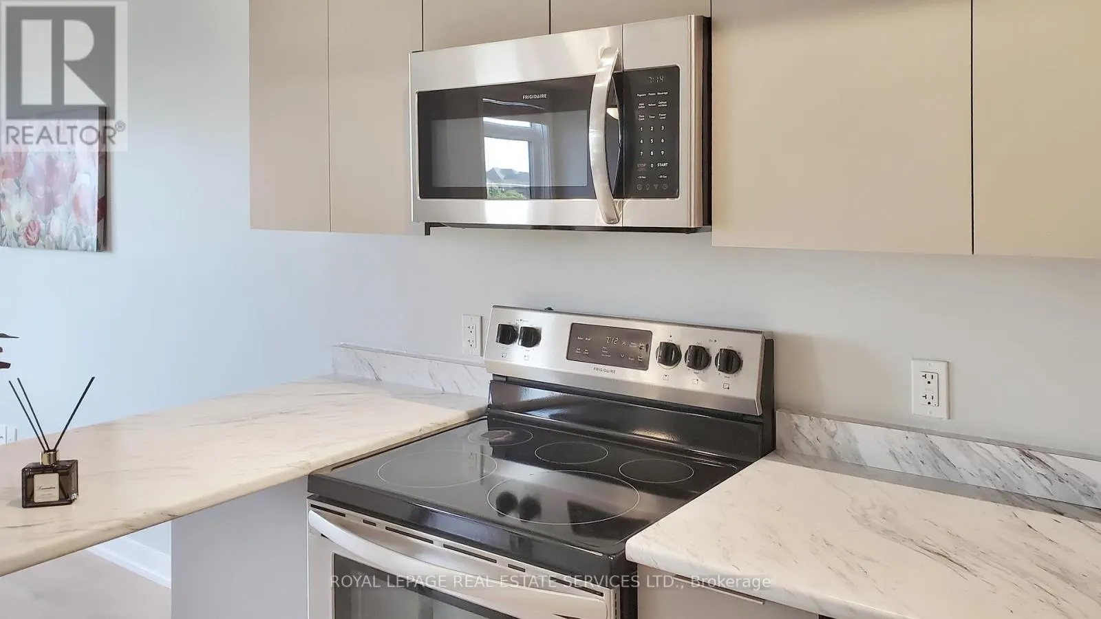 304 - 3058 SIXTH LINE