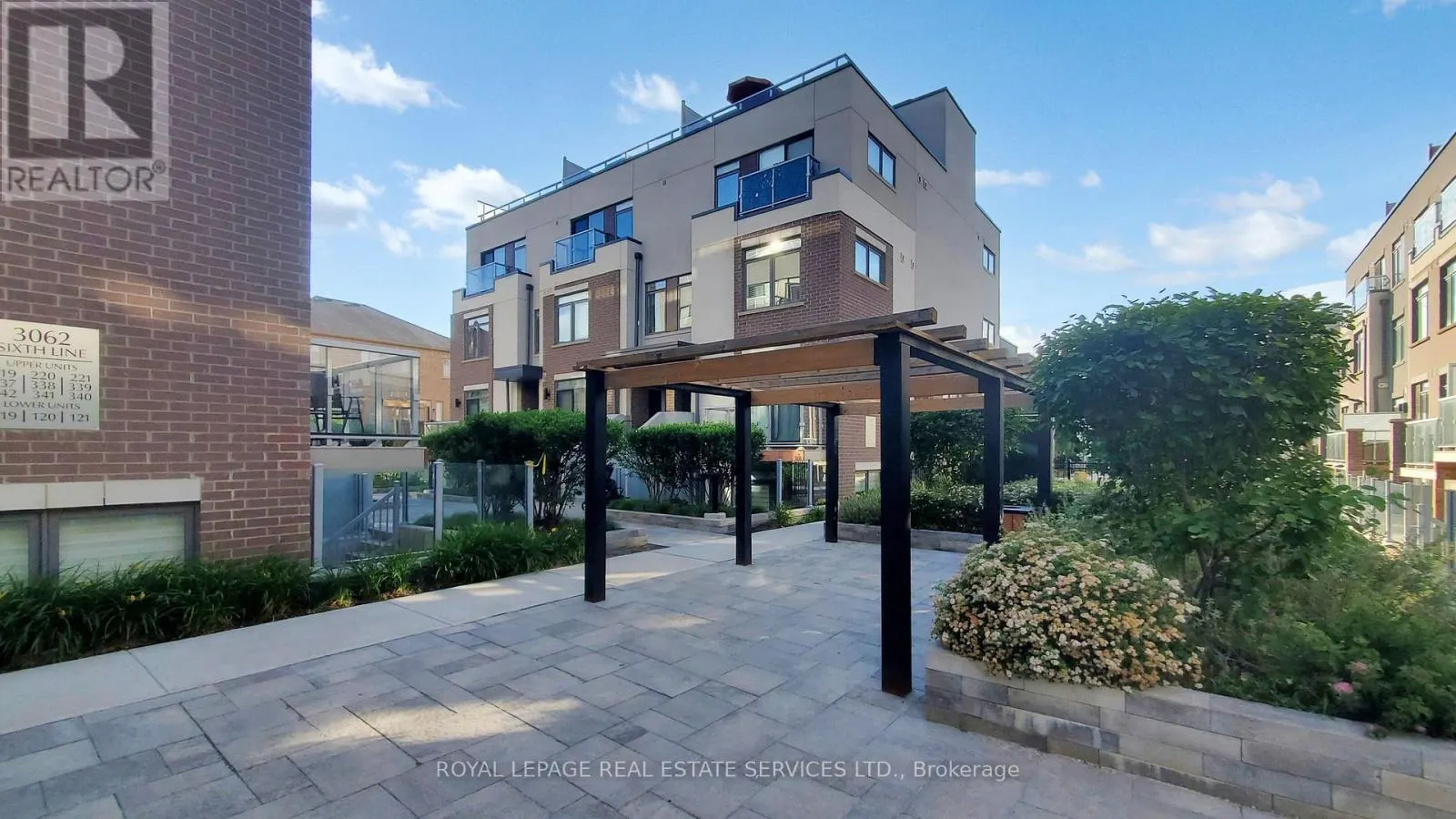 304 - 3058 SIXTH LINE