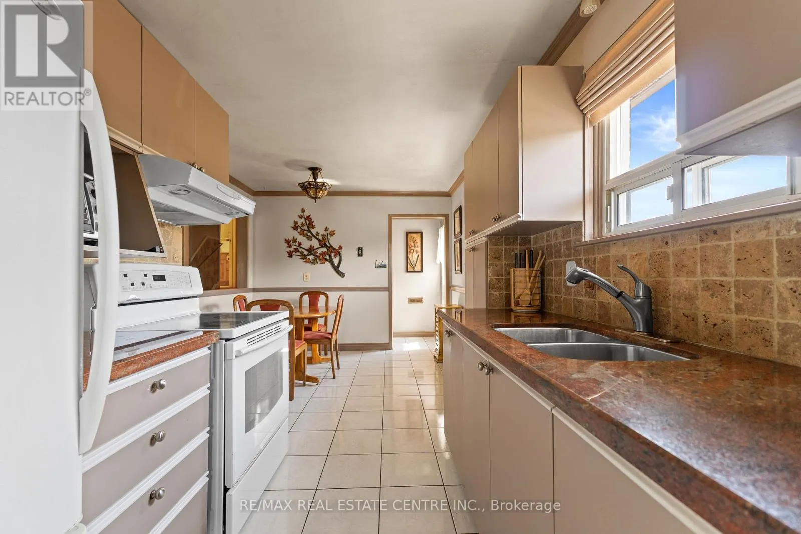 48 MARBLEHEAD CRESCENT