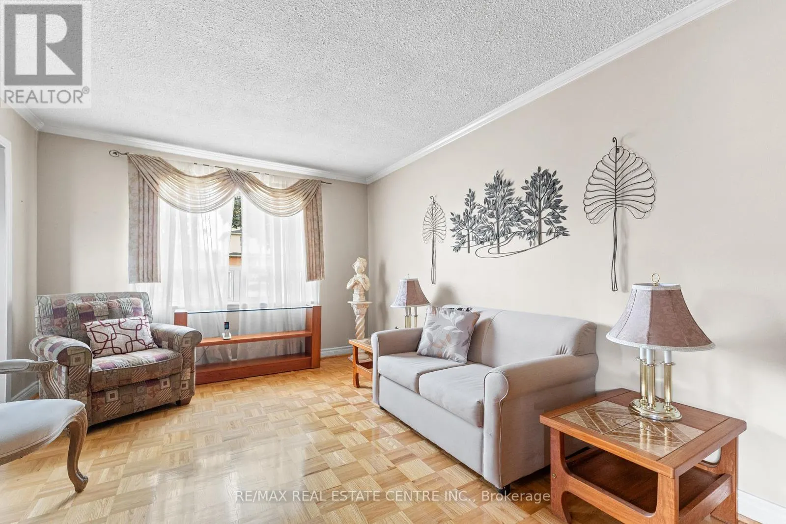 48 MARBLEHEAD CRESCENT