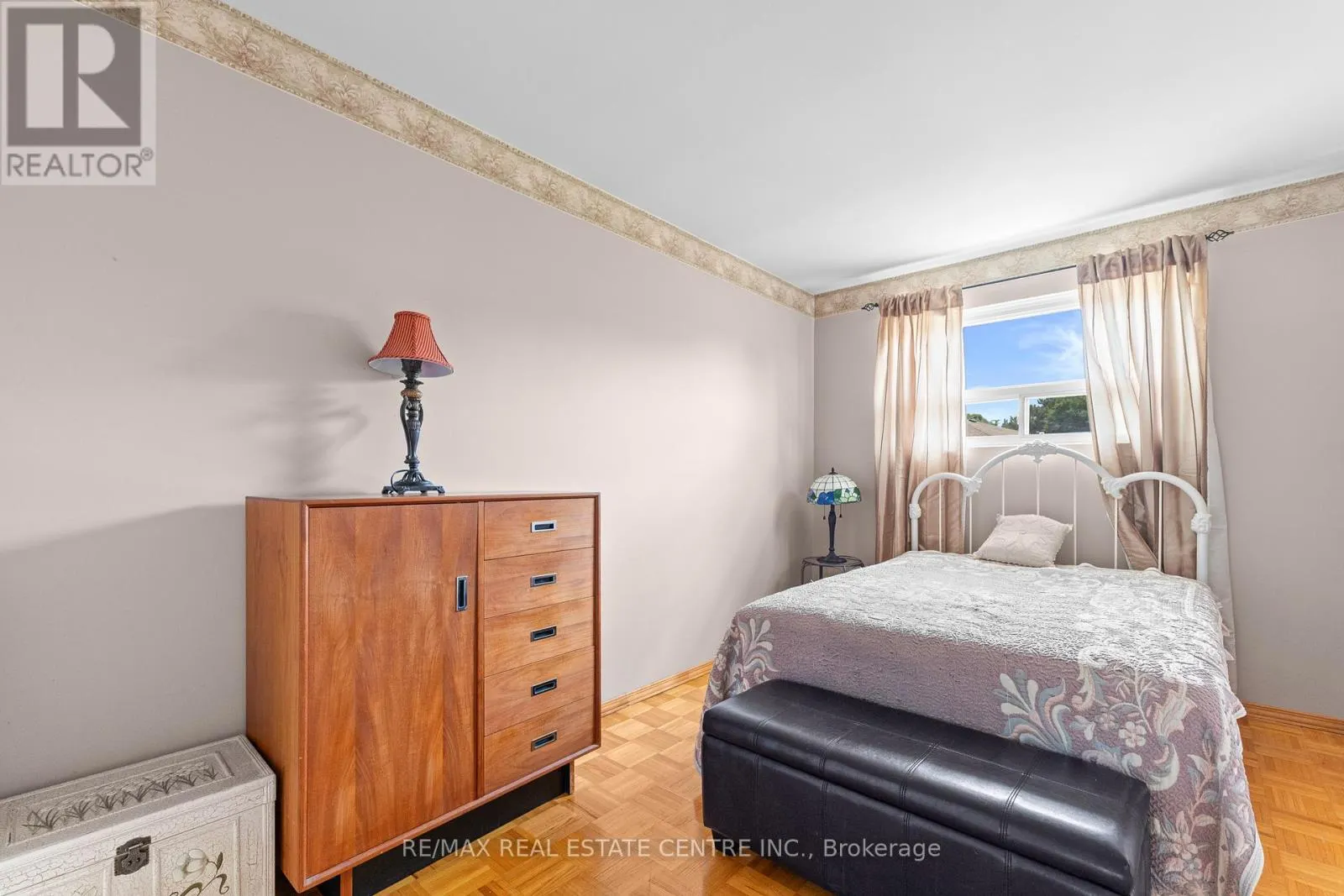 48 MARBLEHEAD CRESCENT