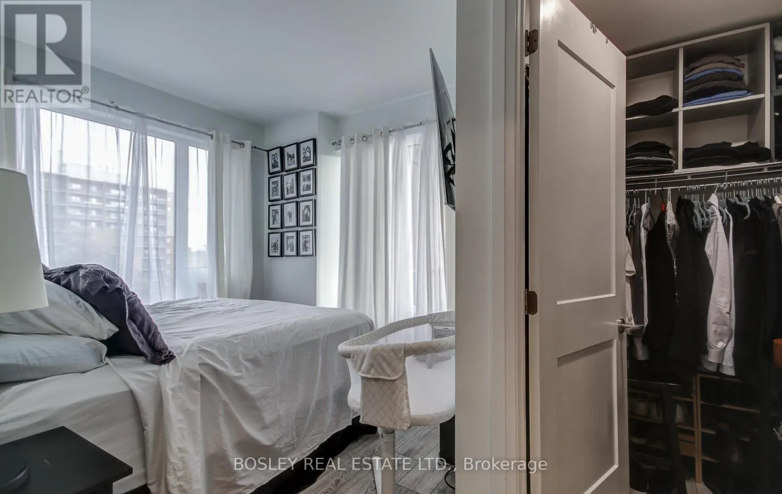 303 - 21 PARK STREET E