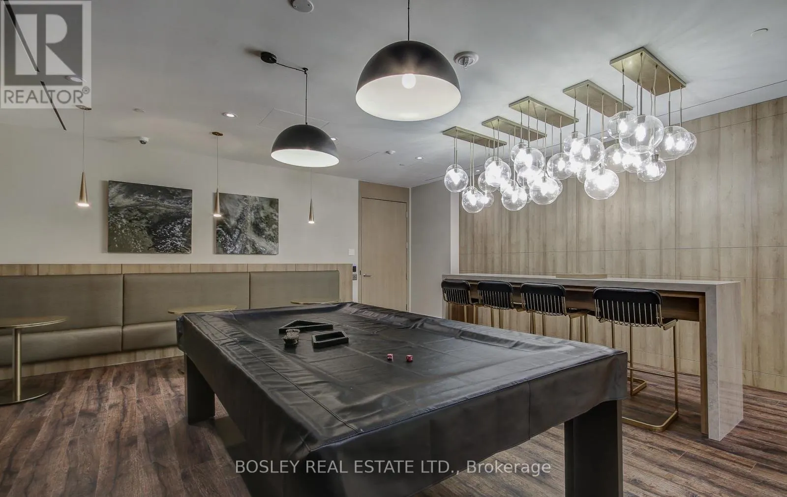 303 - 21 PARK STREET E