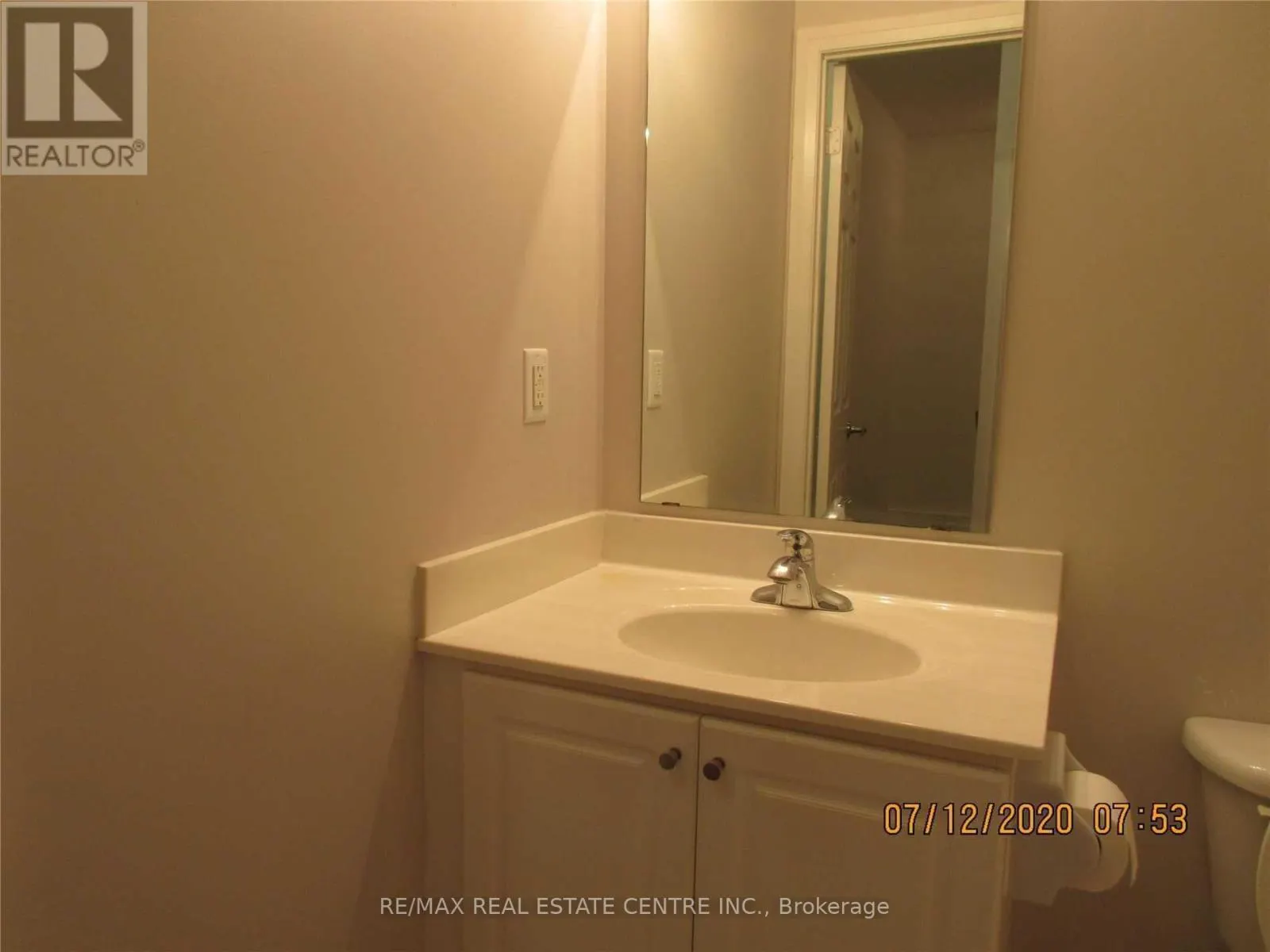 TH#111 - 220 FORUM DRIVE