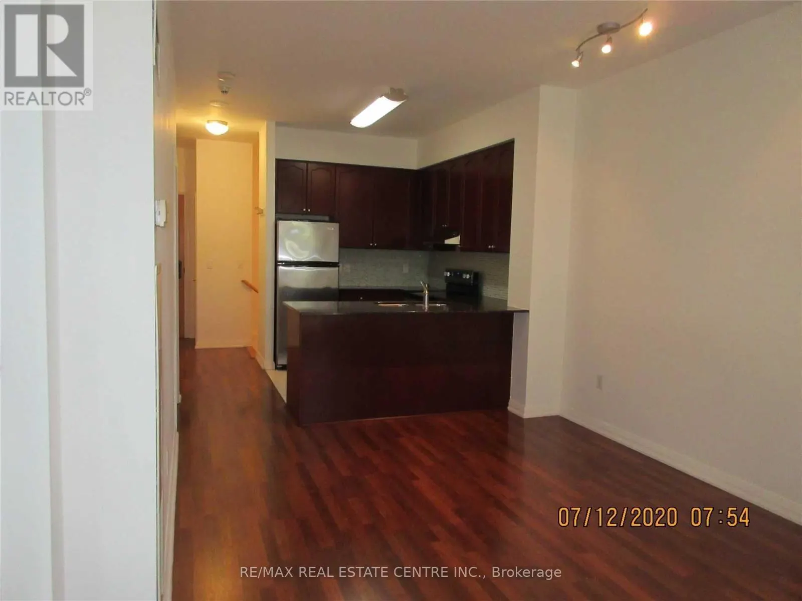 TH#111 - 220 FORUM DRIVE