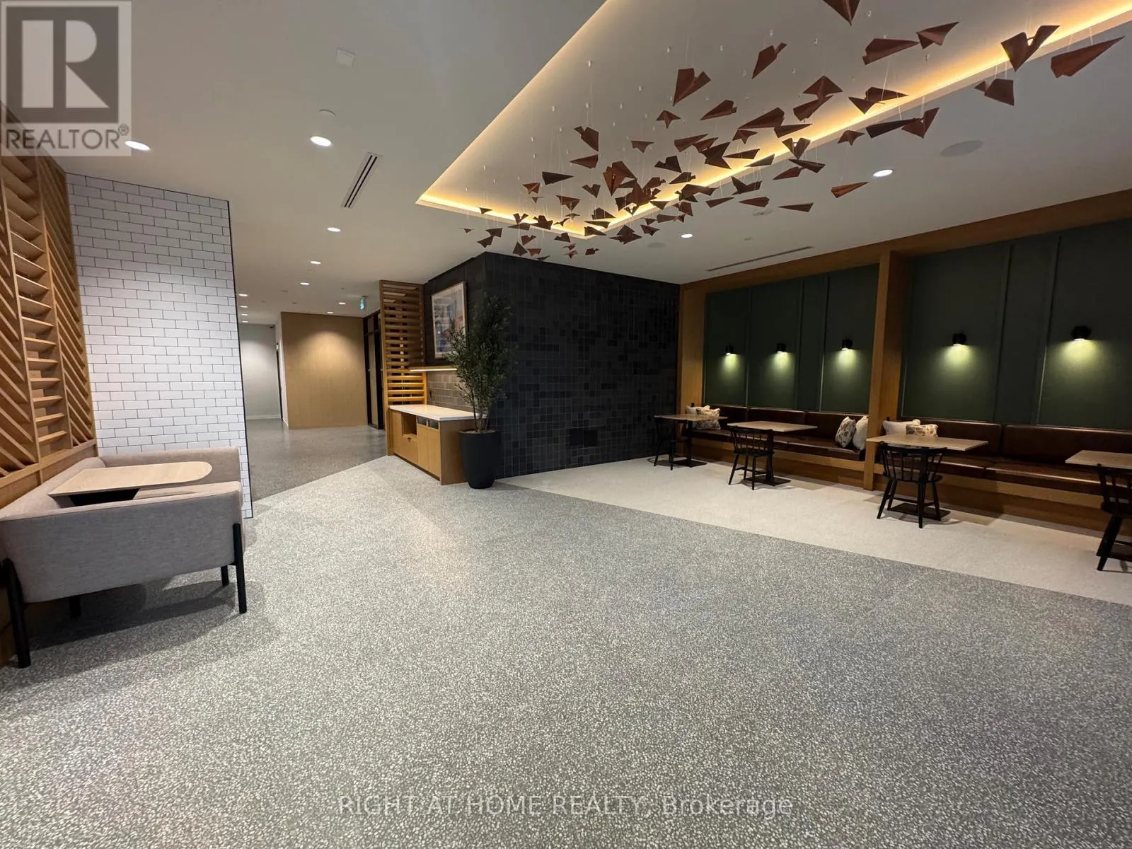 2111 - 2495 EGLINTON AVENUE W