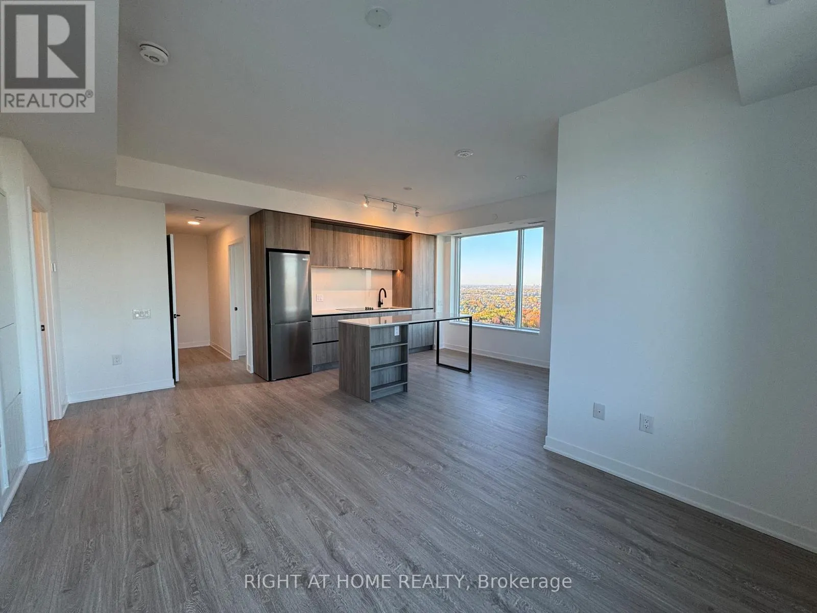 2111 - 2495 EGLINTON AVENUE W