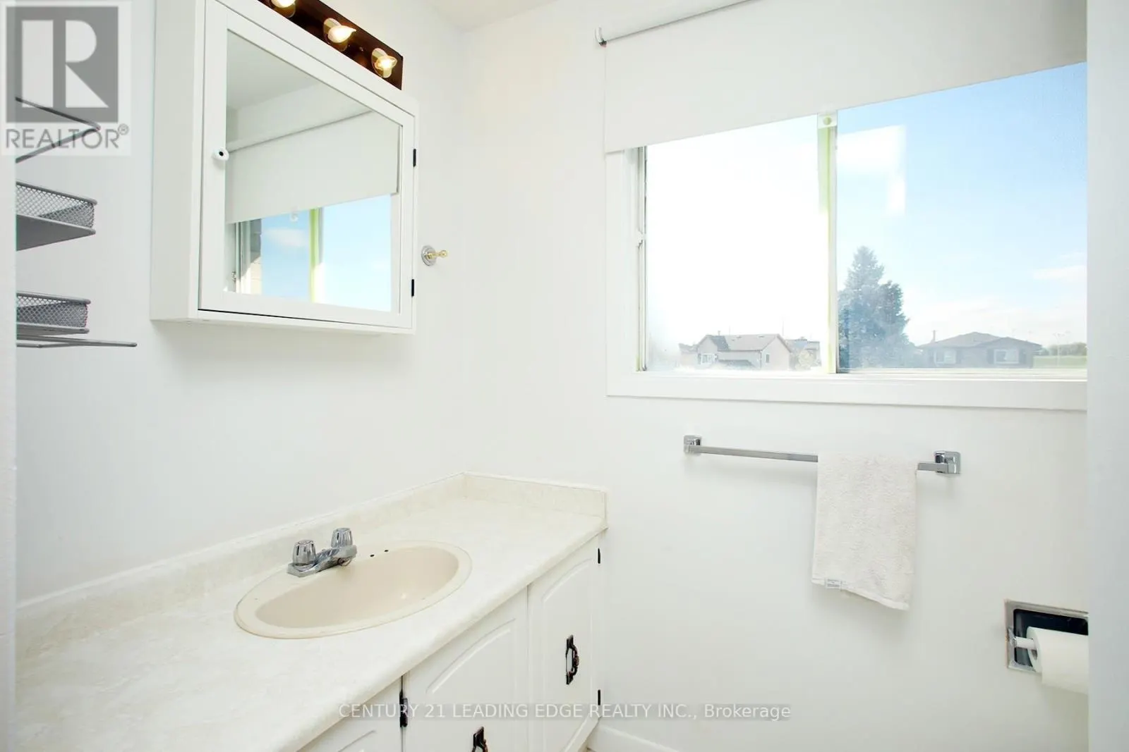 33 NEWBRIDGE CRESCENT