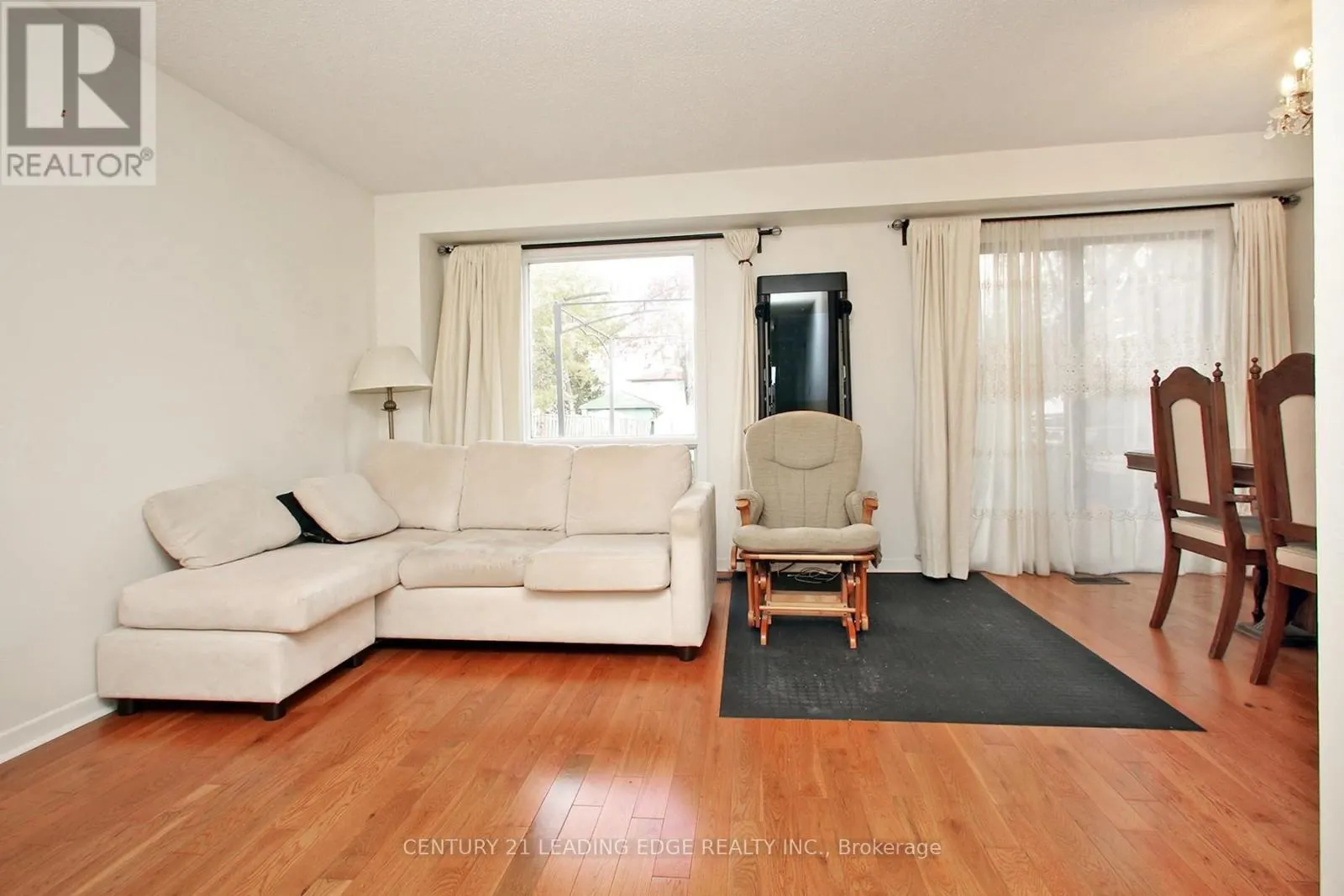 33 NEWBRIDGE CRESCENT