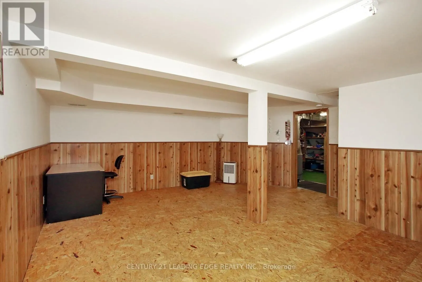 33 NEWBRIDGE CRESCENT