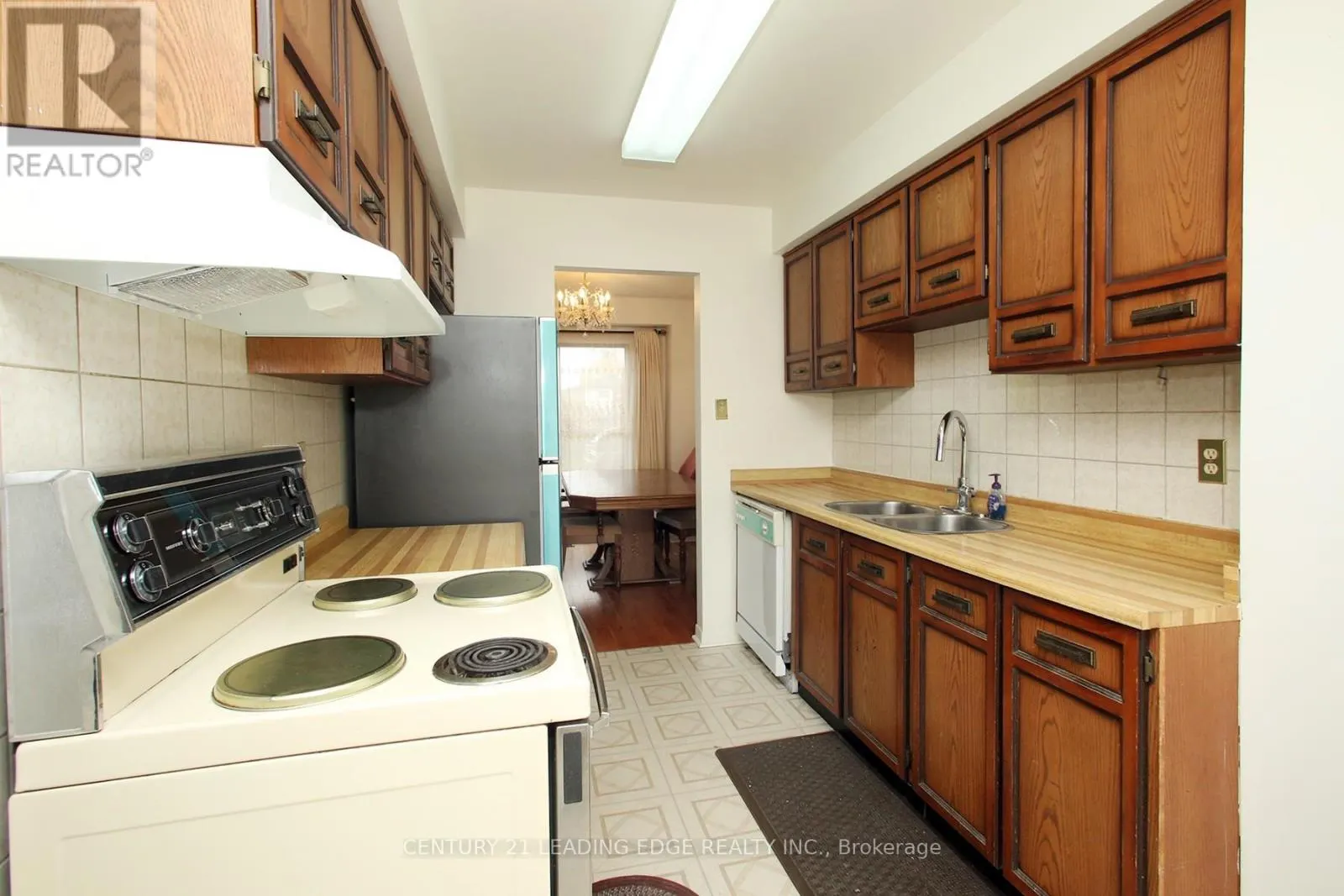 33 NEWBRIDGE CRESCENT