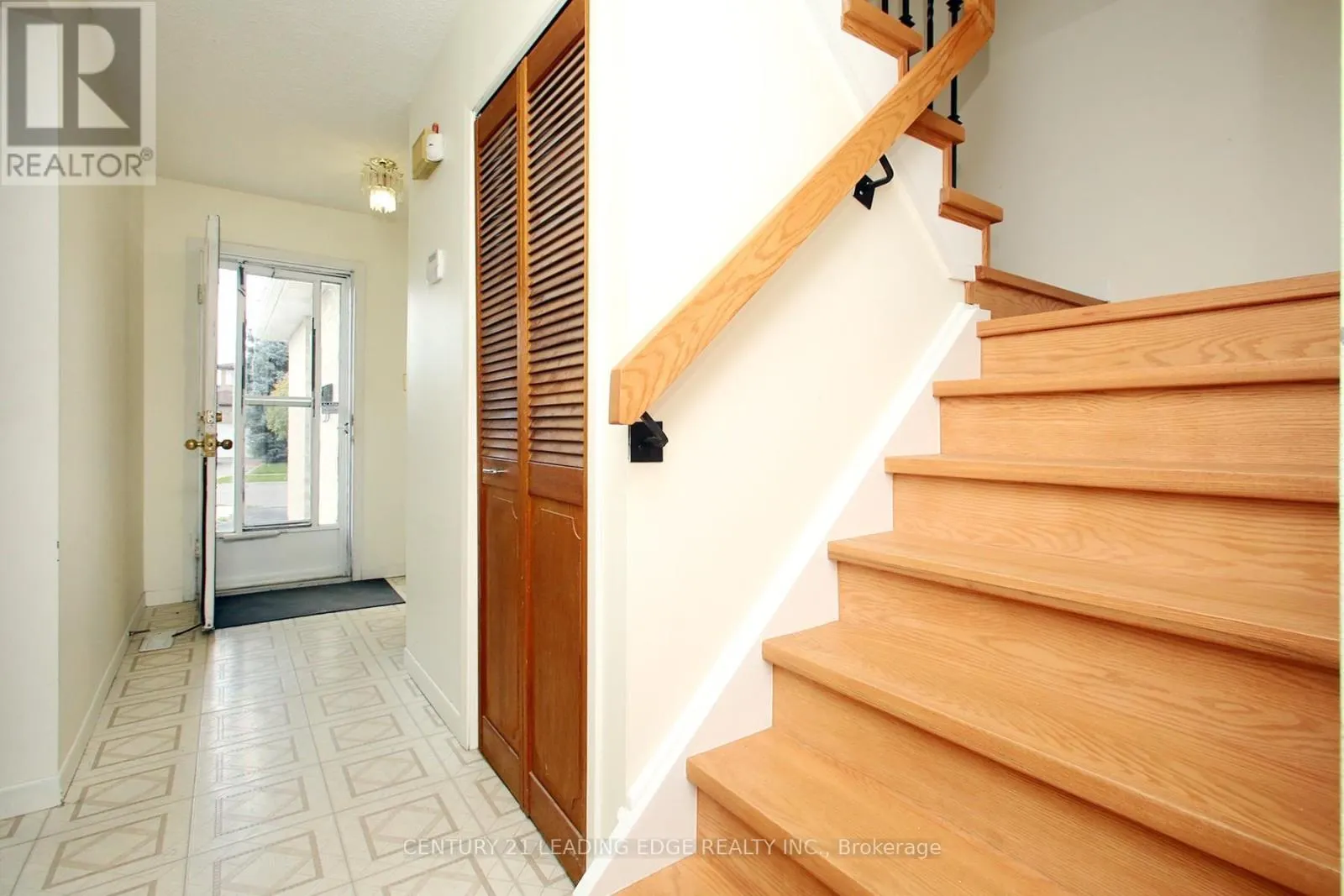 33 NEWBRIDGE CRESCENT