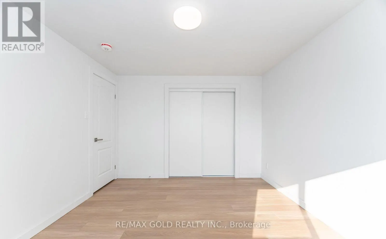 3309 JOLLIFFE AVENUE