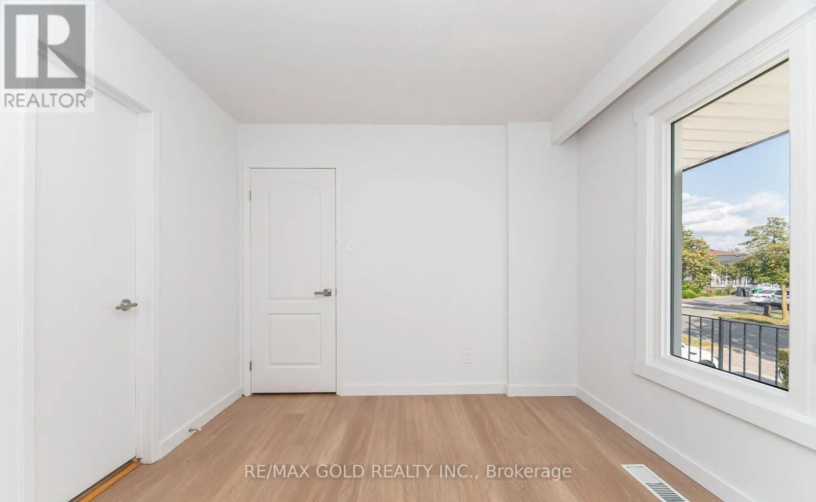 3309 JOLLIFFE AVENUE