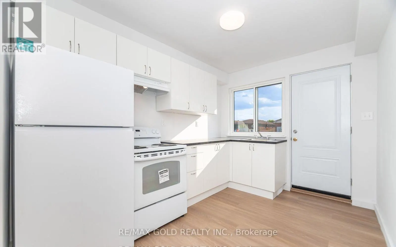 3309 JOLLIFFE AVENUE