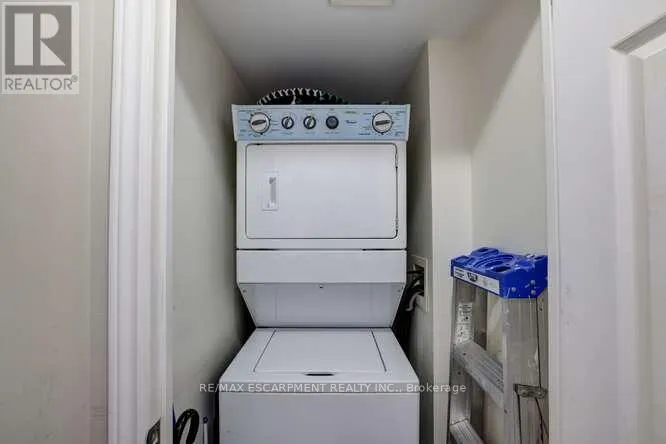 202 - 2391 CENTRAL PARK DRIVE