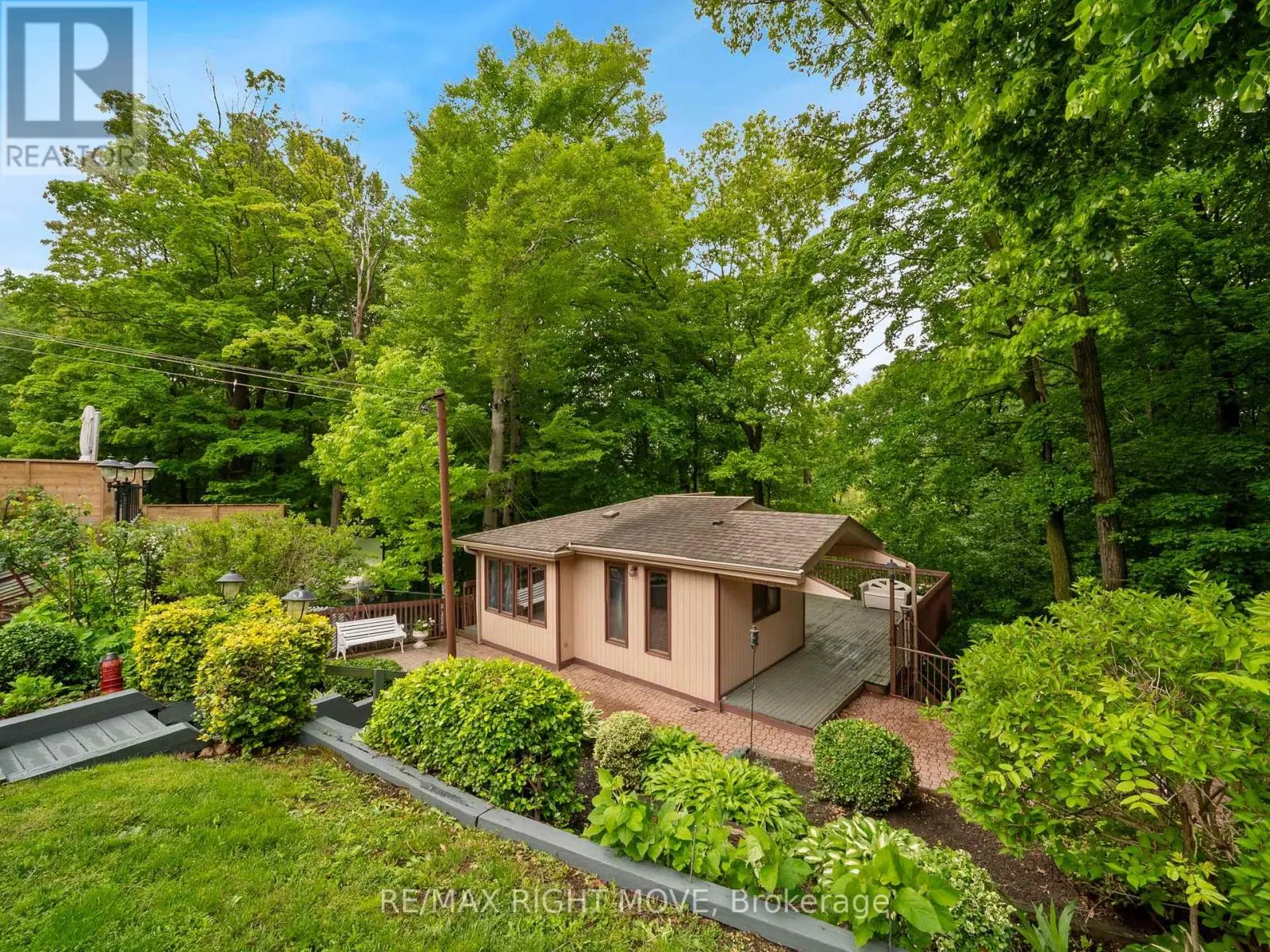 22 LADYSHOT CRESCENT