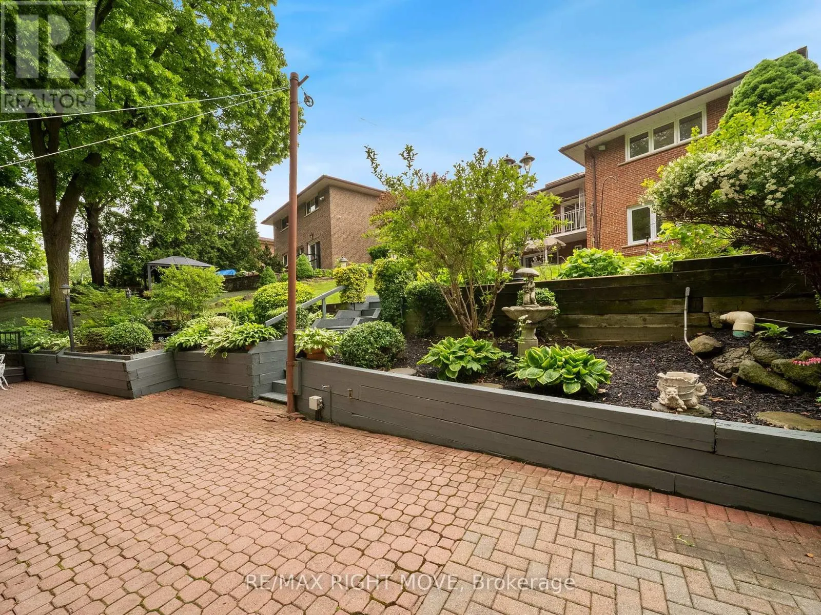 22 LADYSHOT CRESCENT