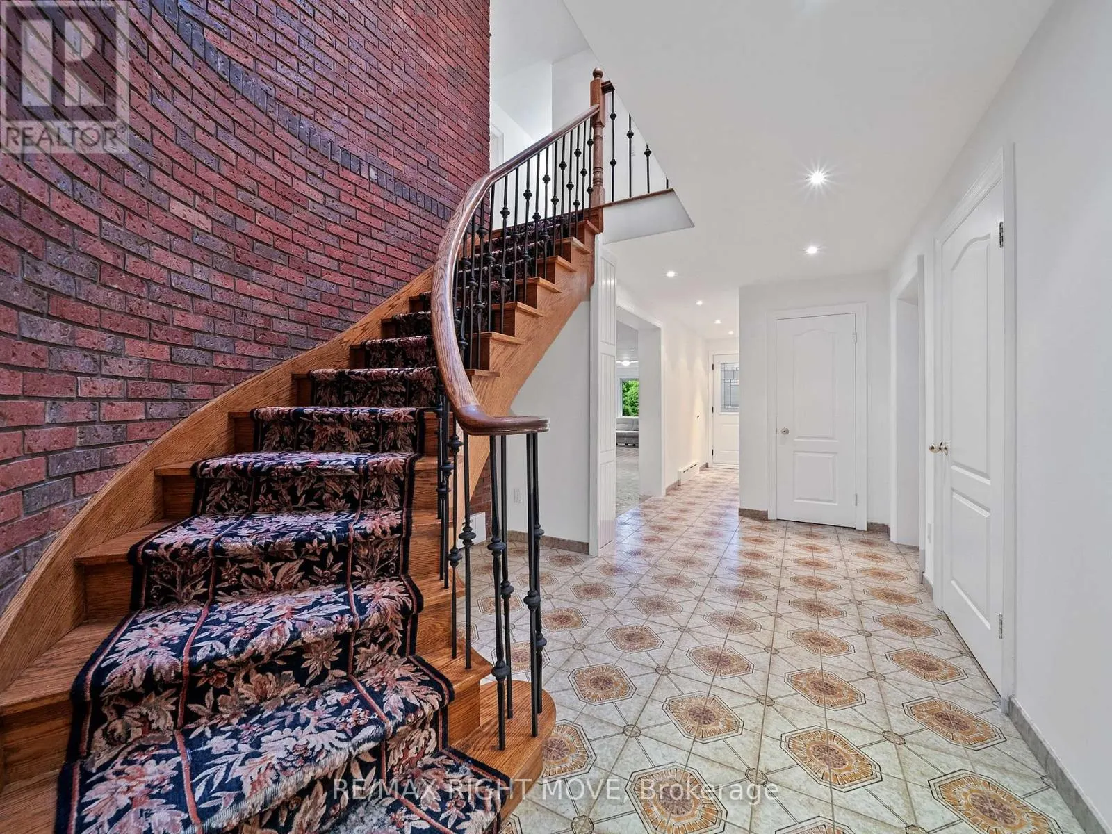 22 LADYSHOT CRESCENT