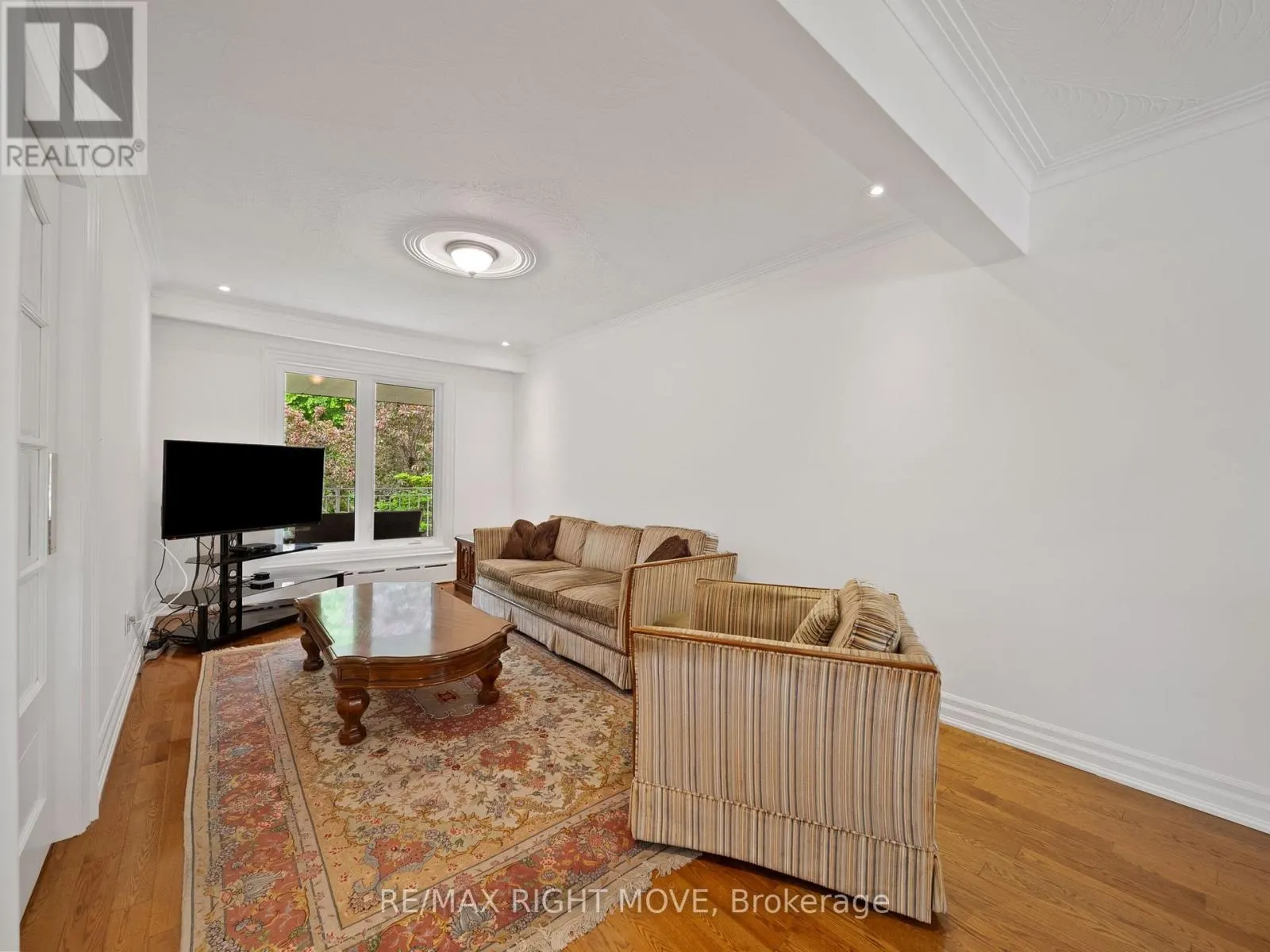 22 LADYSHOT CRESCENT