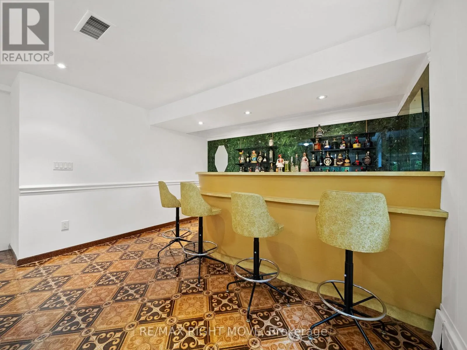 22 LADYSHOT CRESCENT