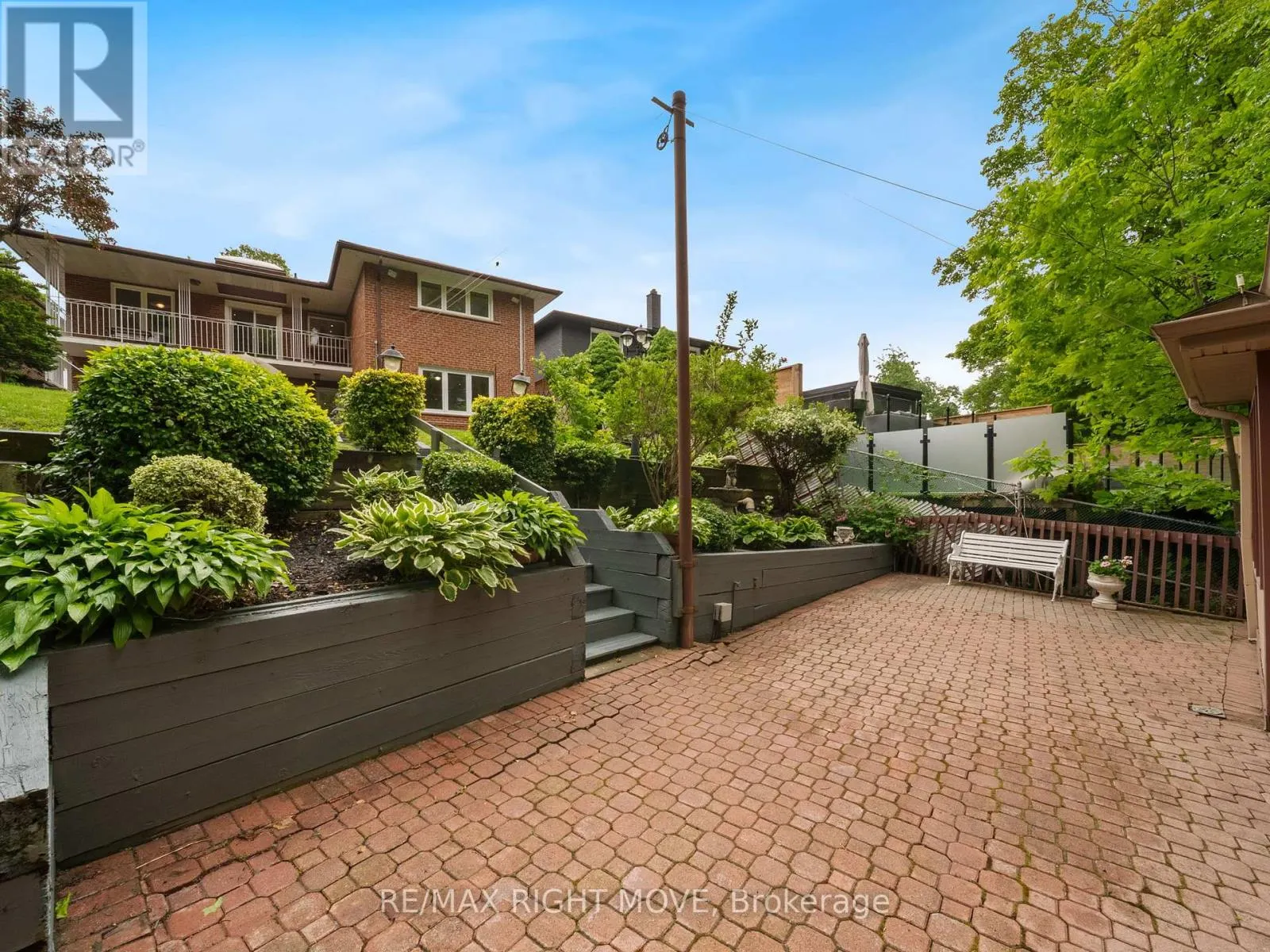 22 LADYSHOT CRESCENT