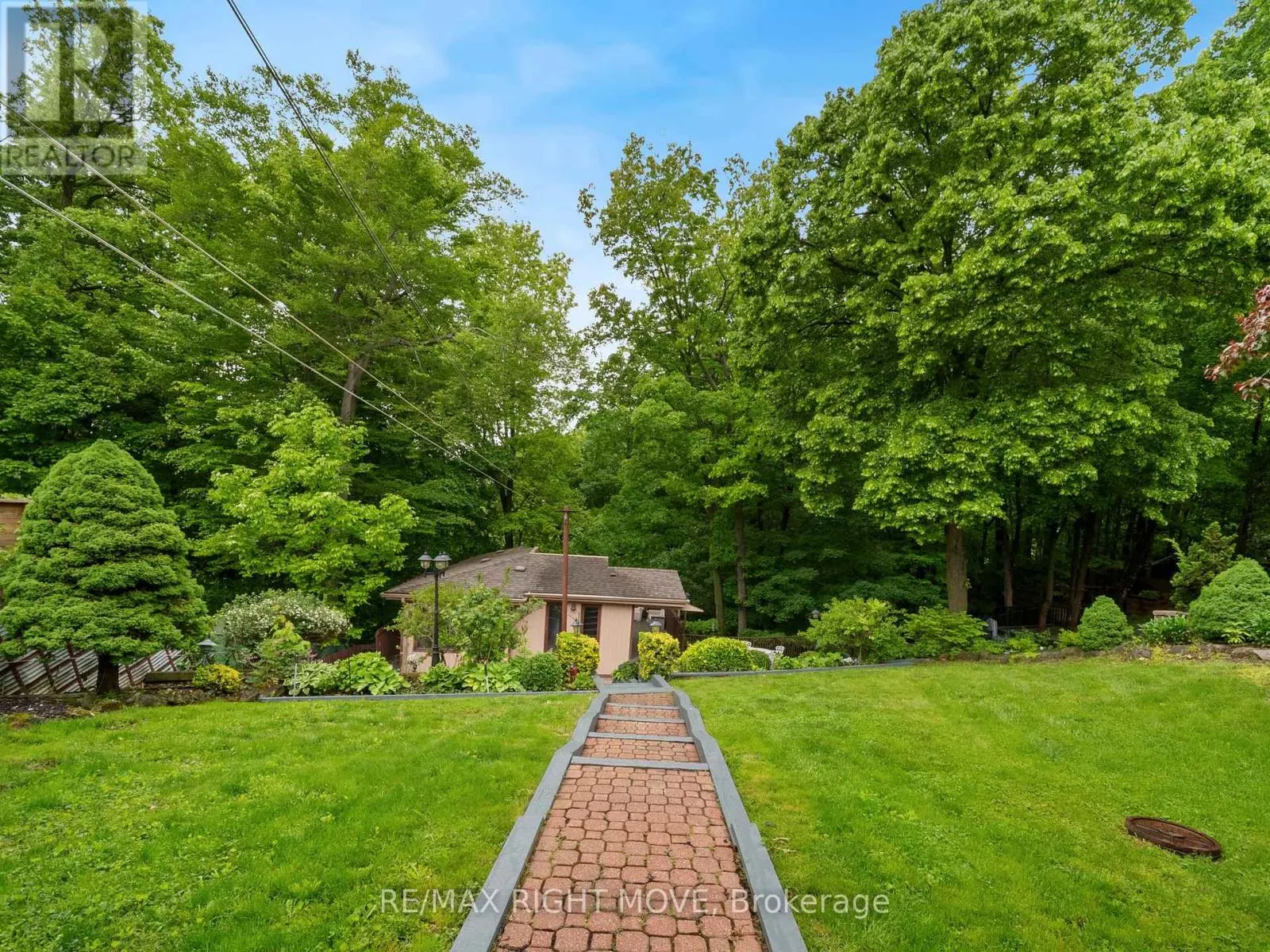 22 LADYSHOT CRESCENT