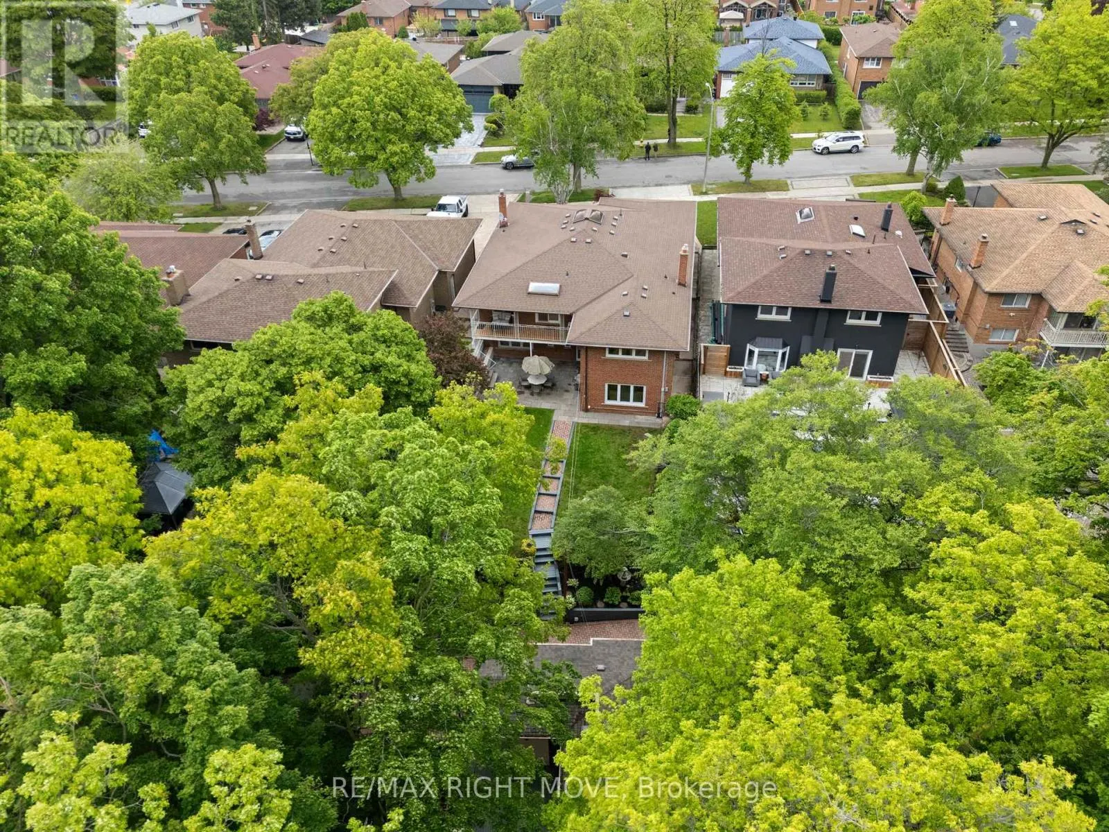 22 LADYSHOT CRESCENT