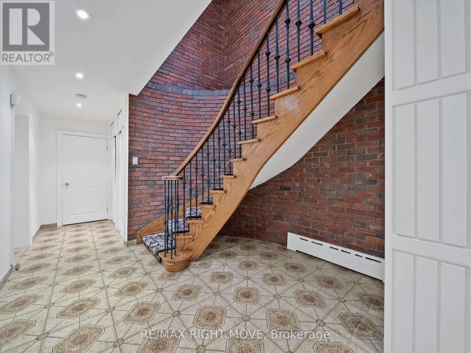 22 LADYSHOT CRESCENT