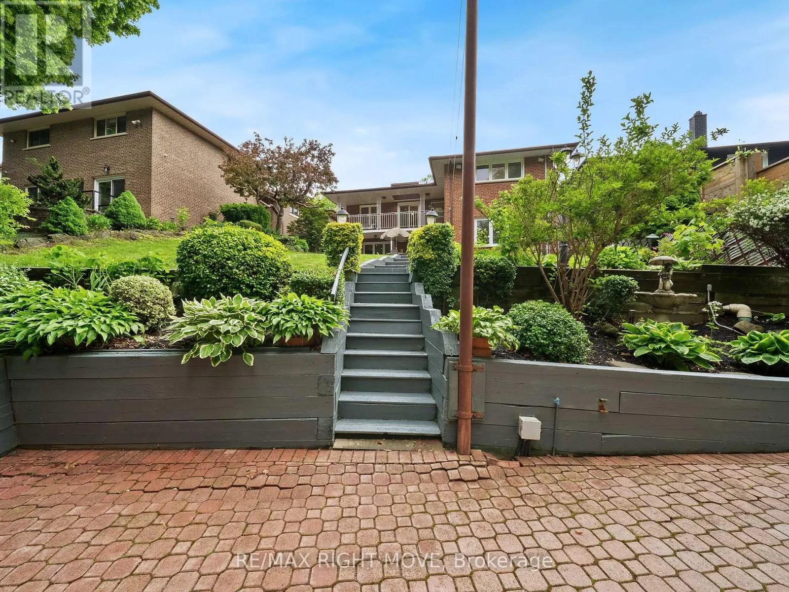 22 LADYSHOT CRESCENT