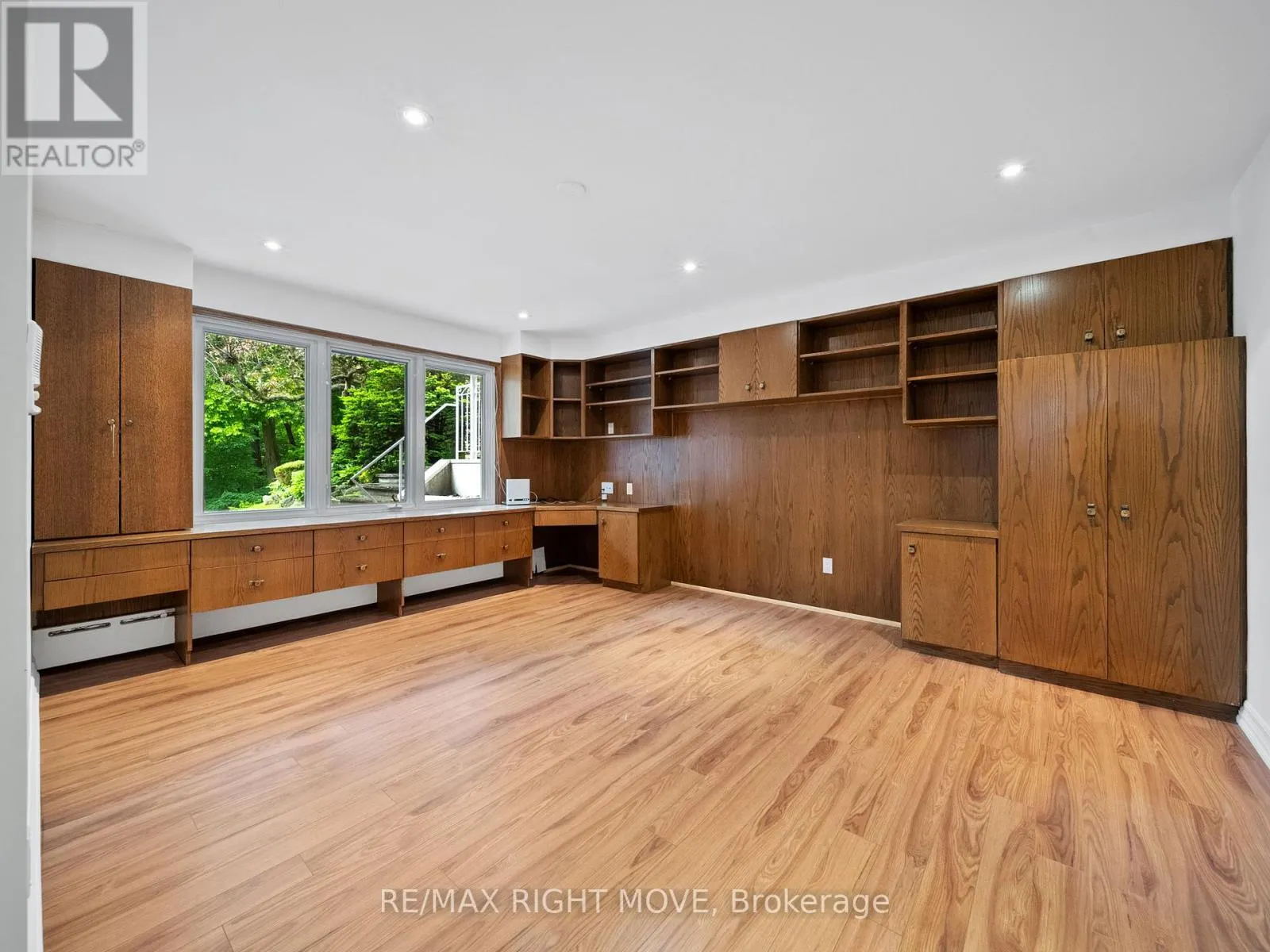 22 LADYSHOT CRESCENT