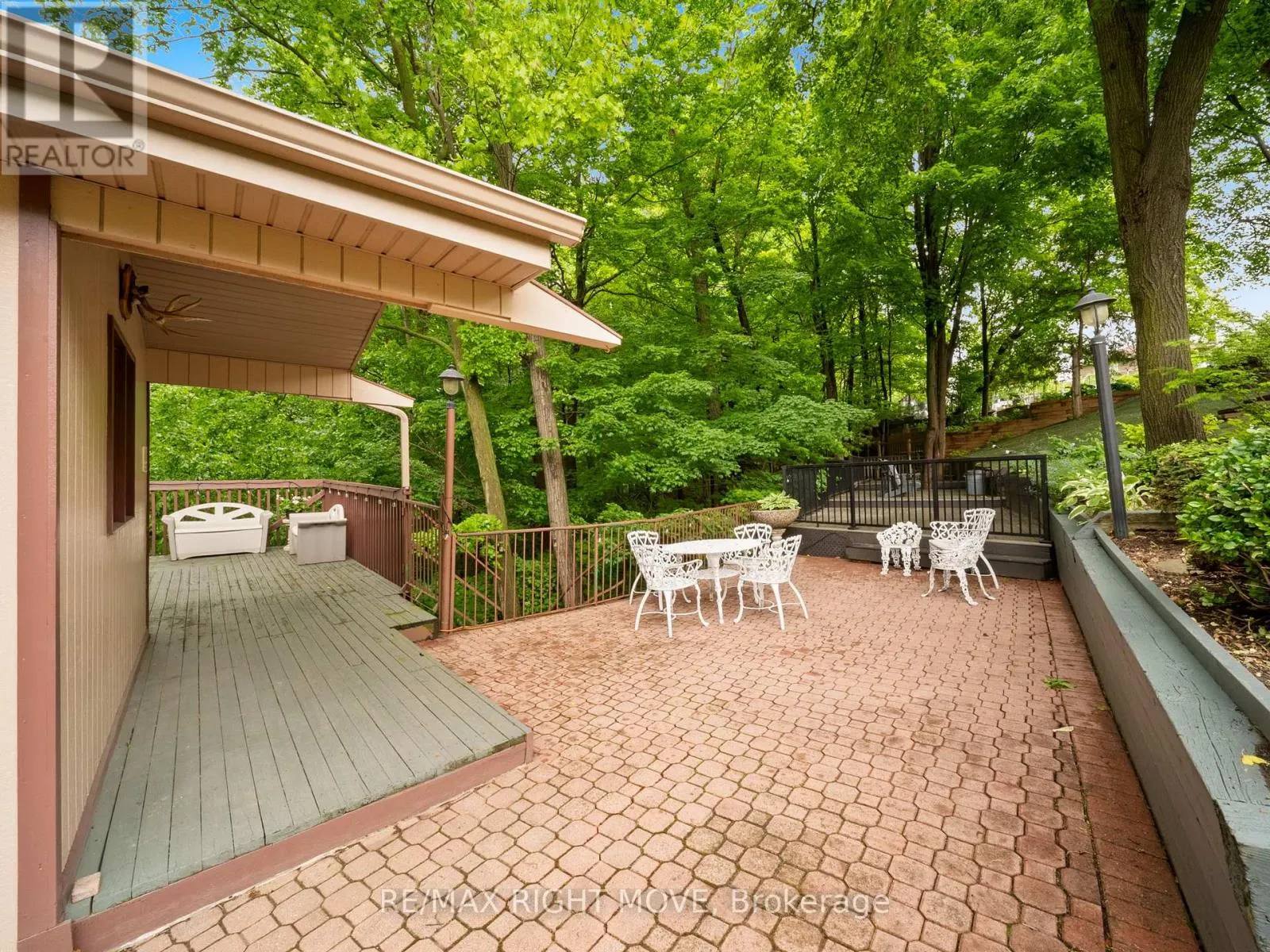 22 LADYSHOT CRESCENT