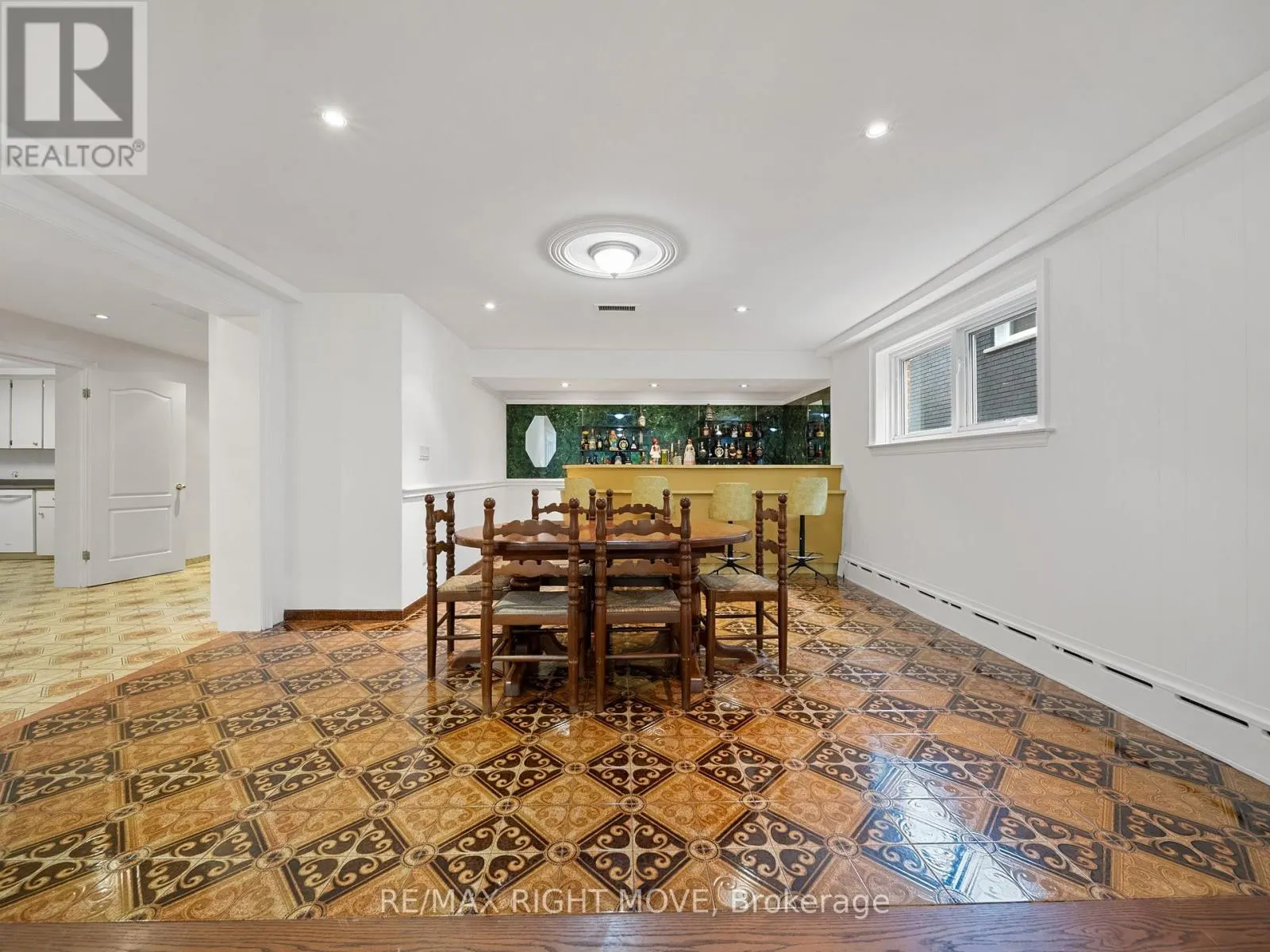 22 LADYSHOT CRESCENT