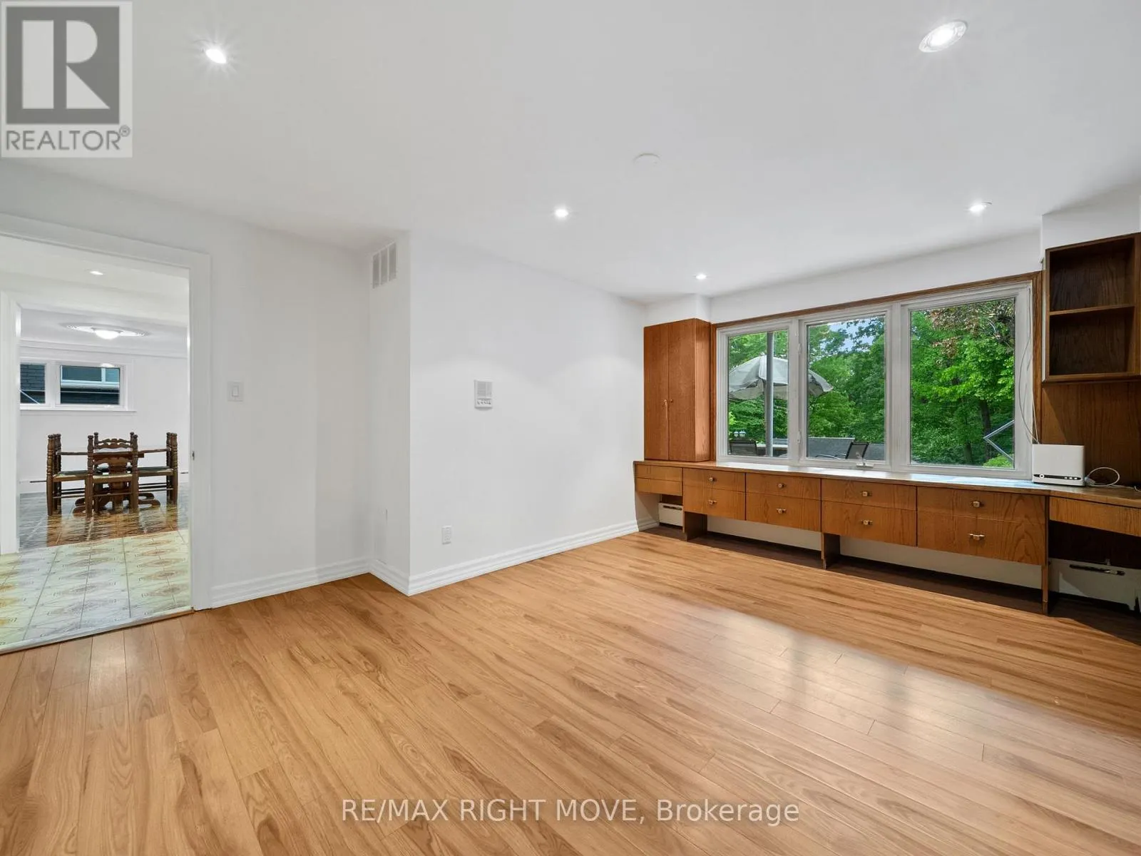 22 LADYSHOT CRESCENT